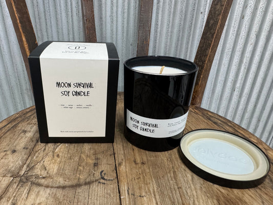 Loobylou "Moon survival soy candle"