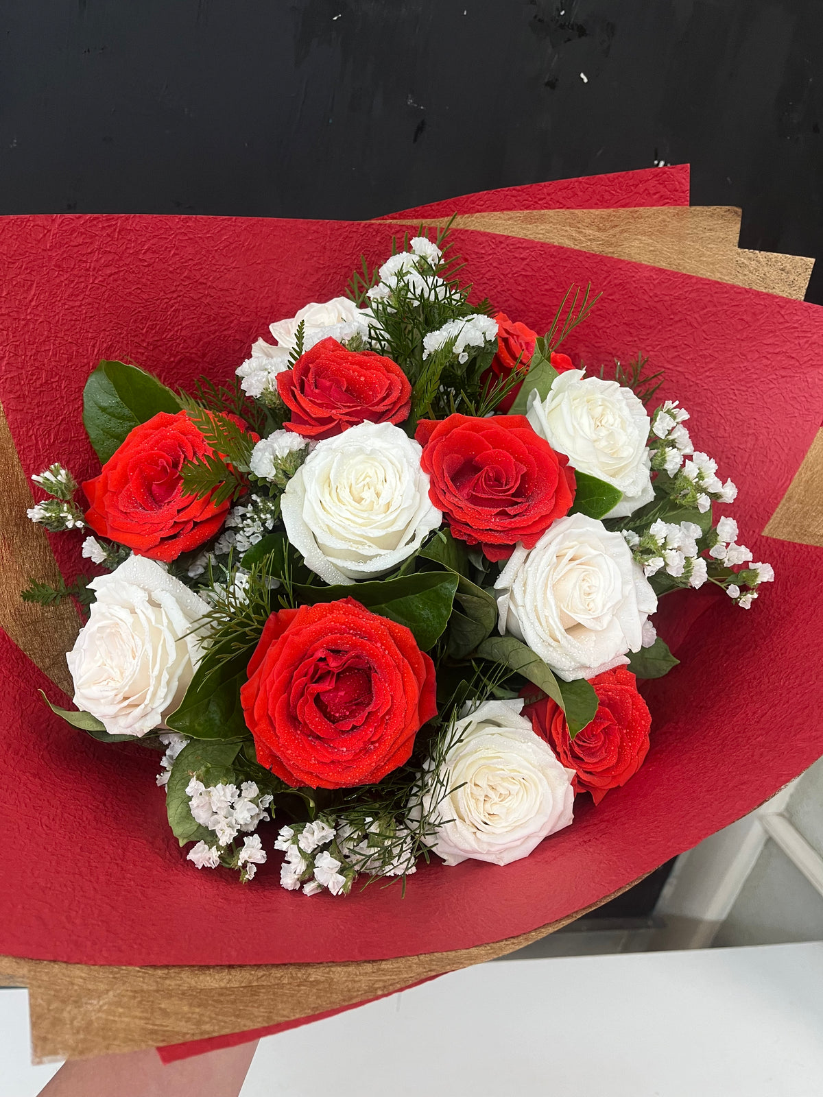 Bunch Roses With R200 Notes In Designer Choice Dozen Mixed Rose Bunch – Nambour All Seasons Florist